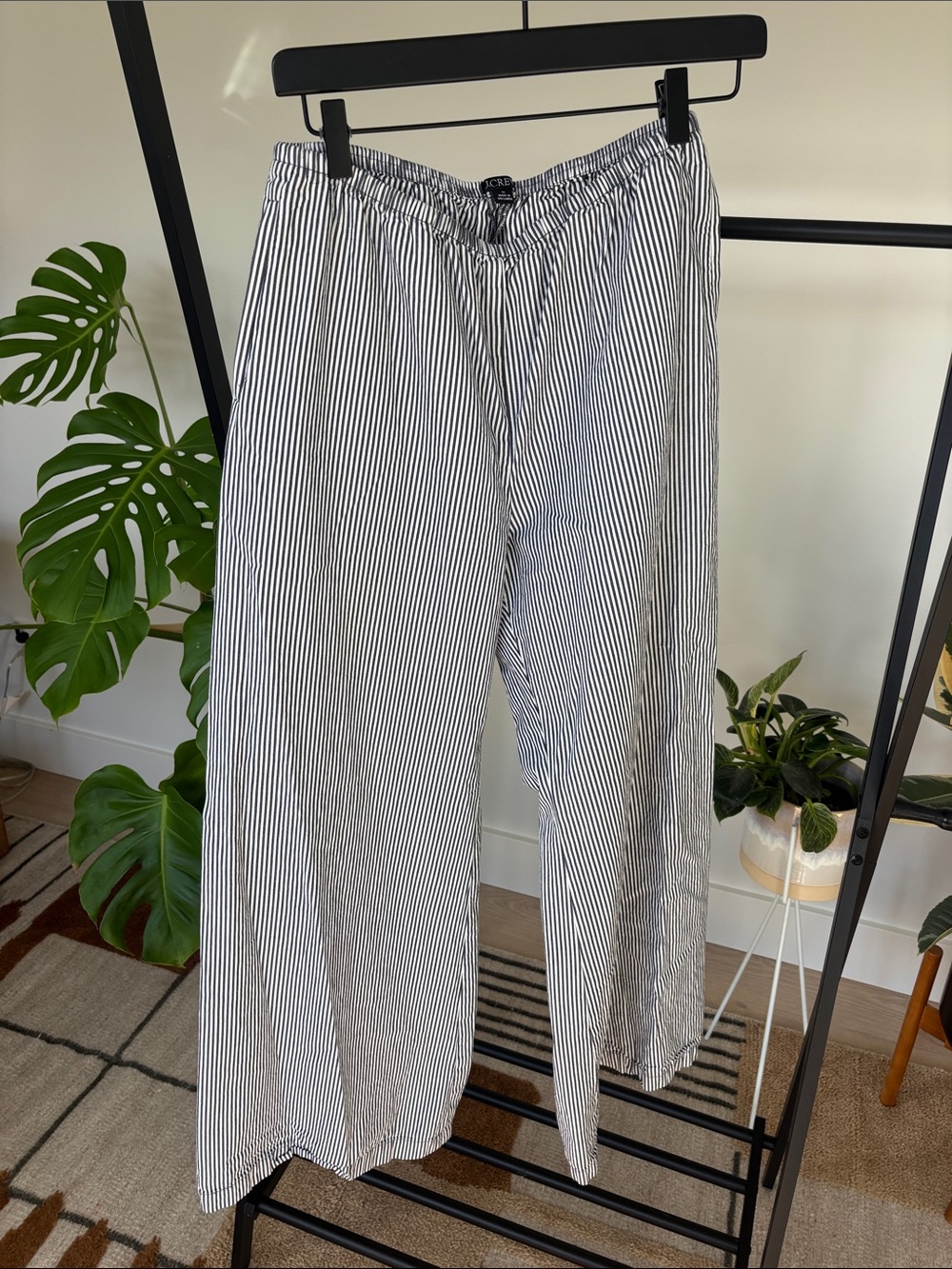 Women’s lightweight Casual Striped Wide-Leg pants – navy & White